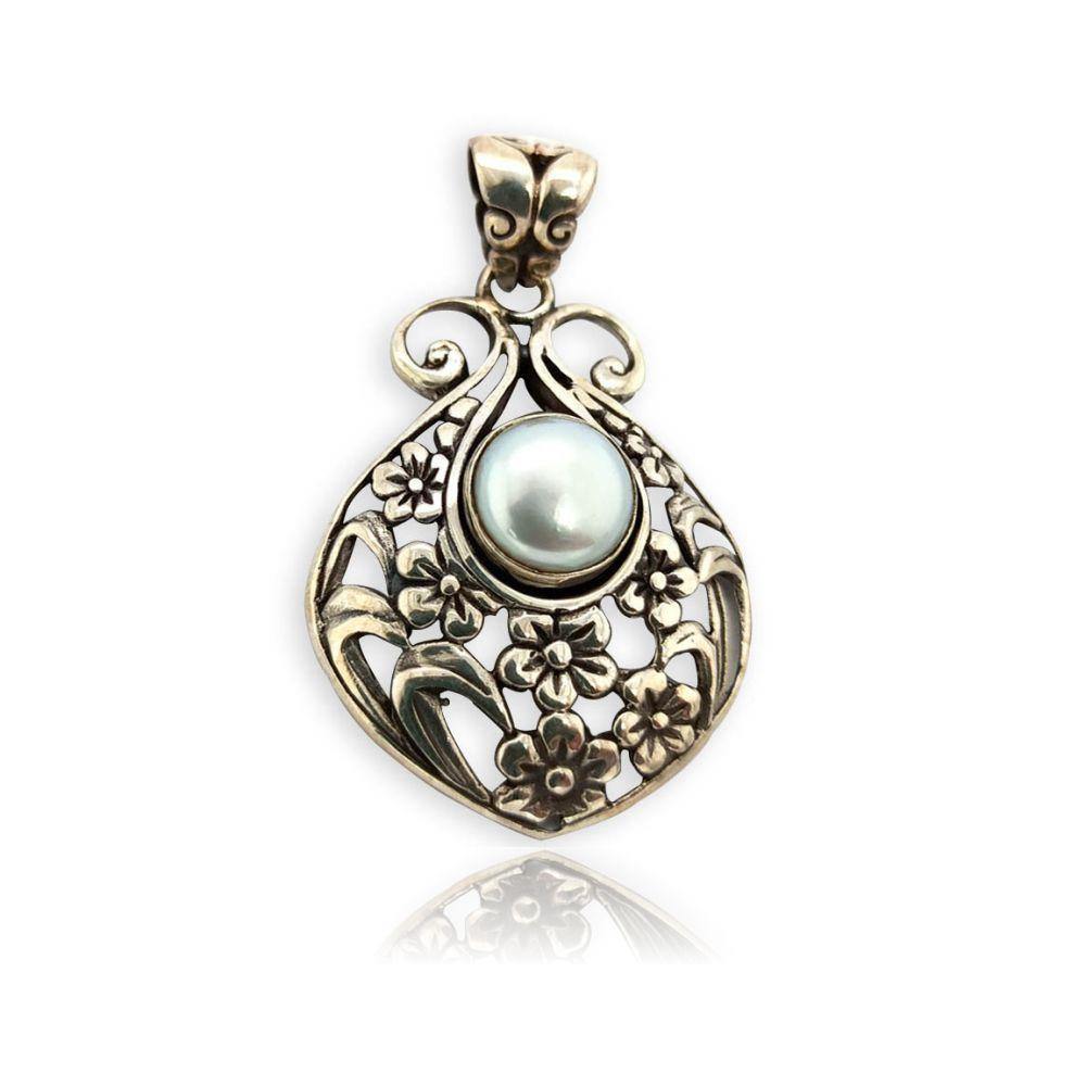 Sikkawala 925 Sterling Silver Oxidised Silver Round Design Pendant For Women 3000764-1